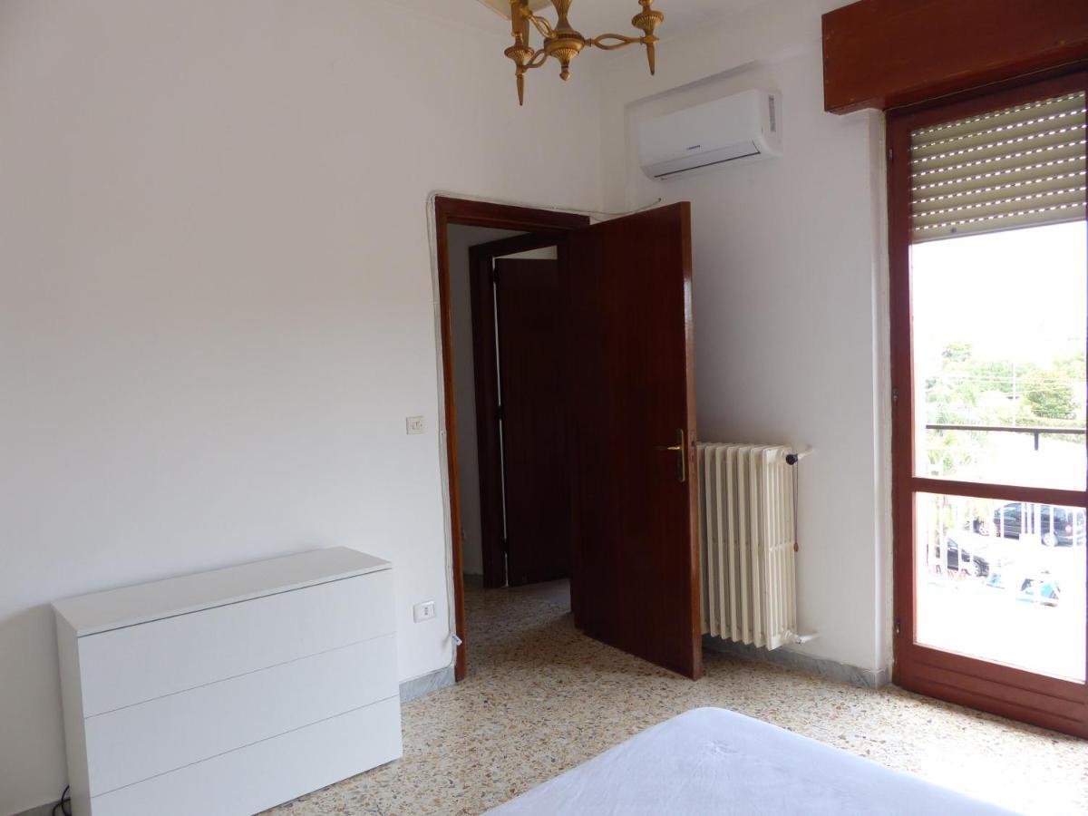 Ferienwohnung The Old Man And The Sea Brindisi Exterior foto